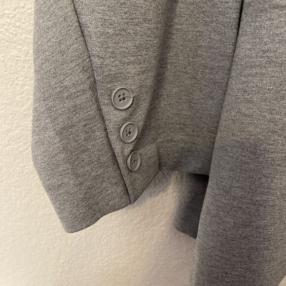 Torrid Womens Tailored Ponte Blazer Size 6/6X Gray Wrinkle Free Plus Size - Picture 2 of 8